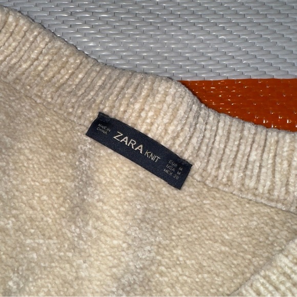 Zara Cream Crew Neck Knit Sweater Women’s Size Medium - Picture 3 of 3